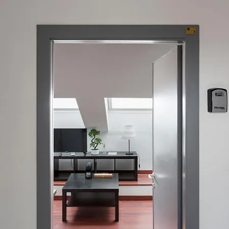 2 Bedroom Apt - Duomo 3 דירה
